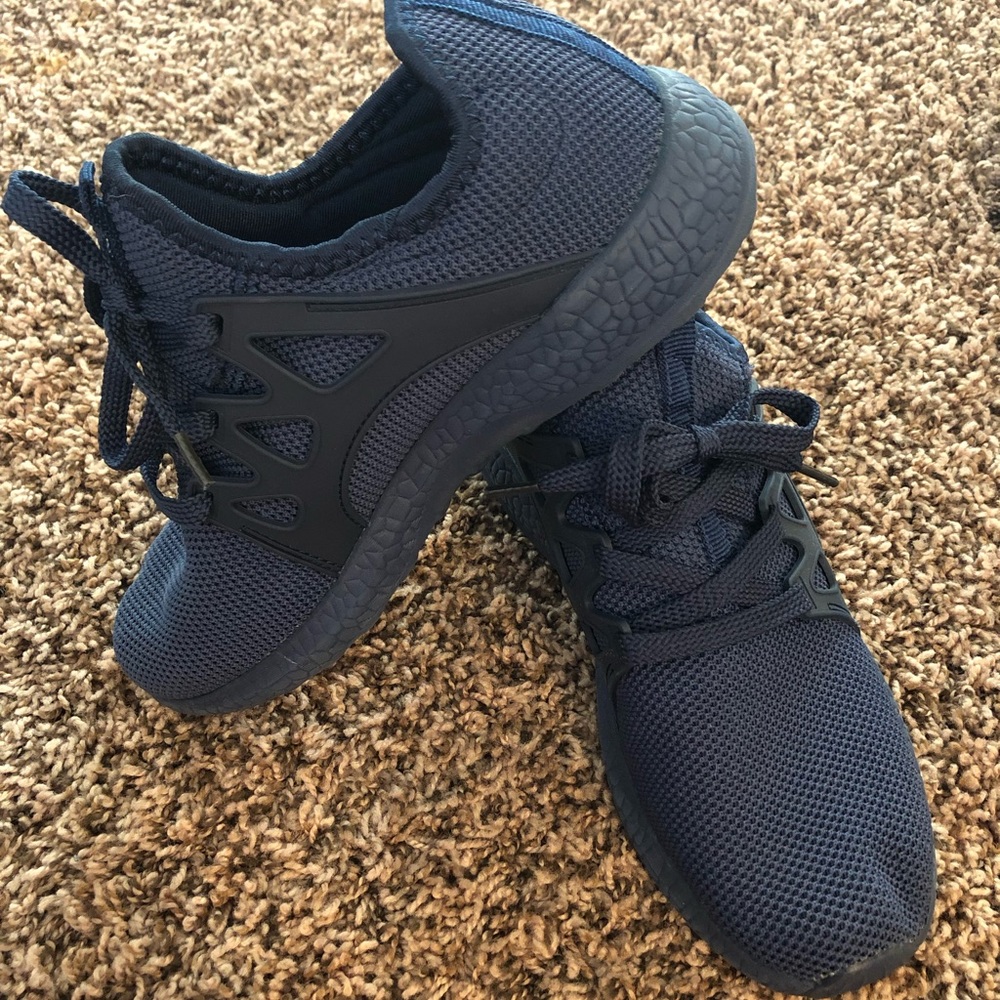 Lightweight women’s running shoes